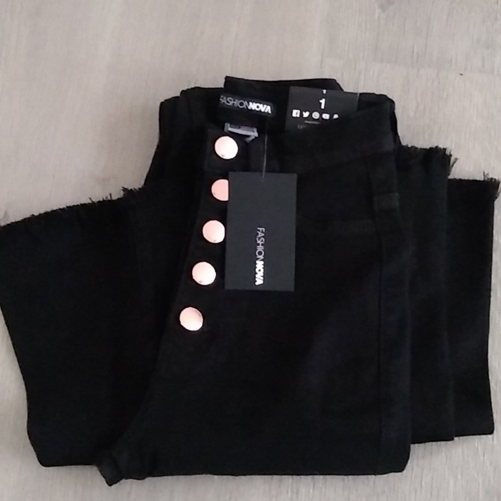 Brand new high waisted bell bottoms☮️